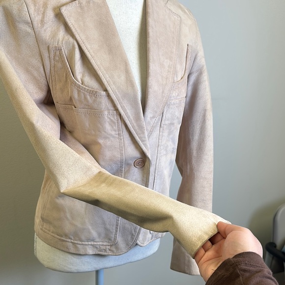 Women's Cream Blazer - Picture 5 of 10